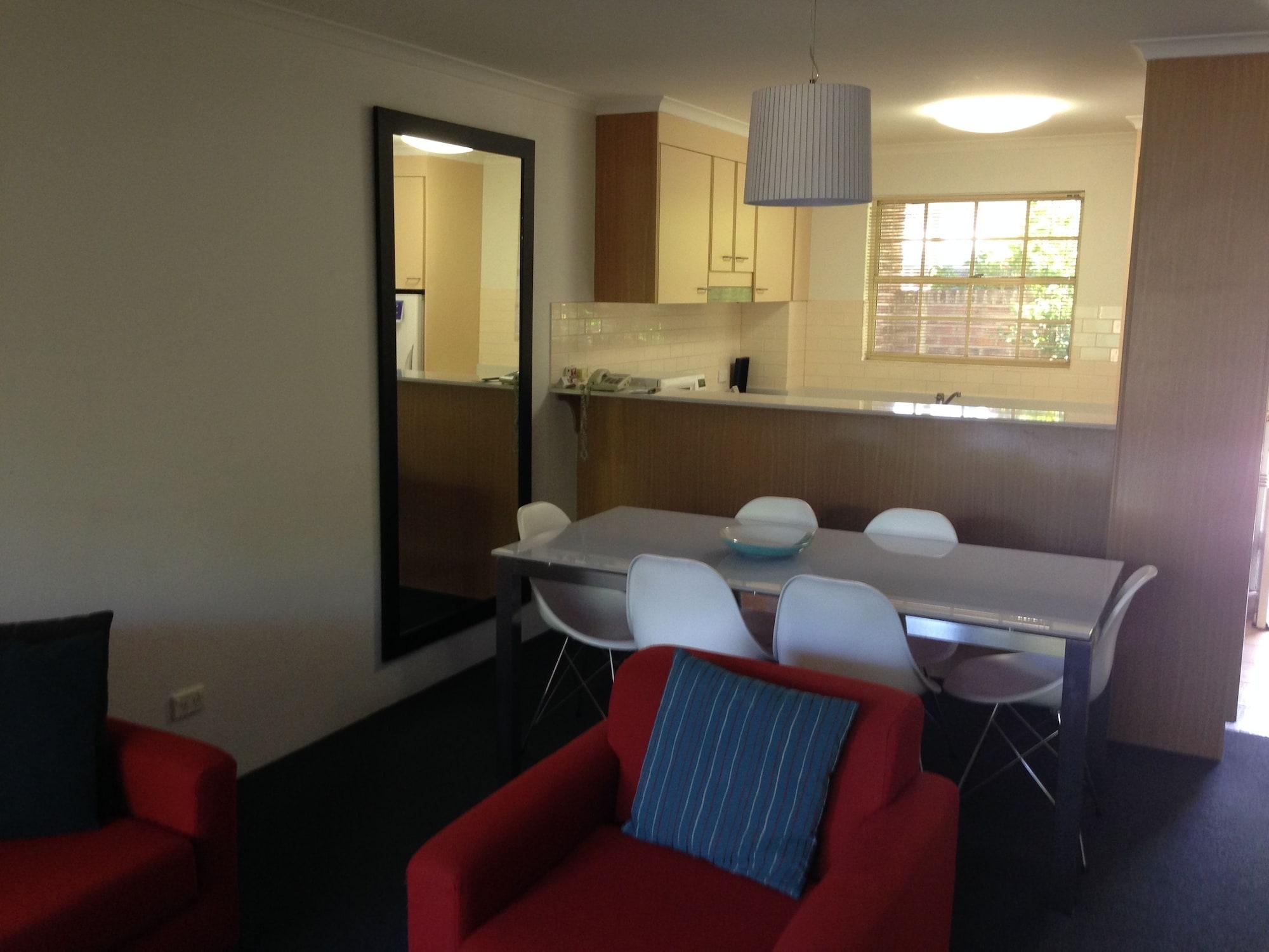 Adina Serviced Apartments Canberra Kingston Exteriör bild