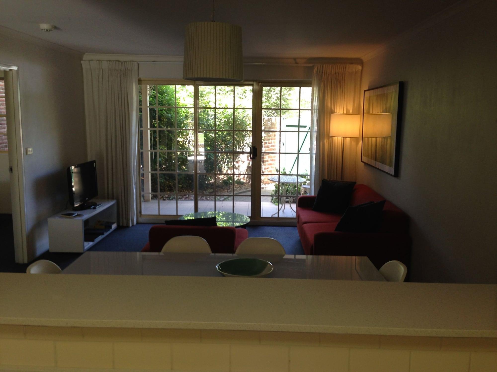 Adina Serviced Apartments Canberra Kingston Exteriör bild
