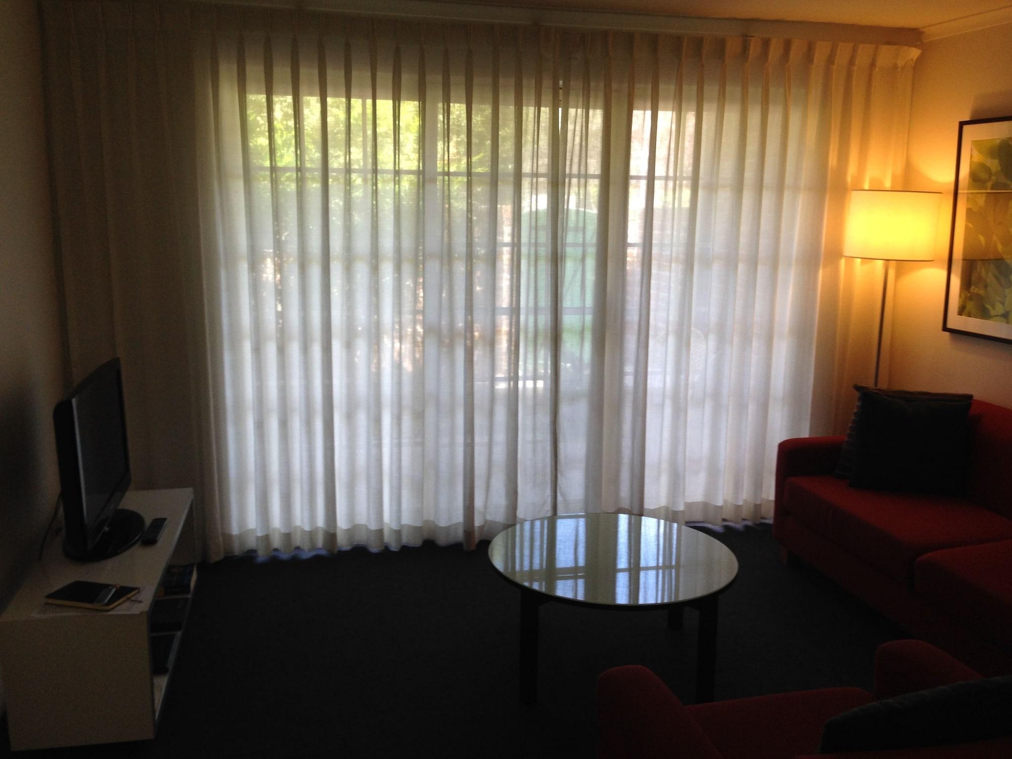 Adina Serviced Apartments Canberra Kingston Exteriör bild