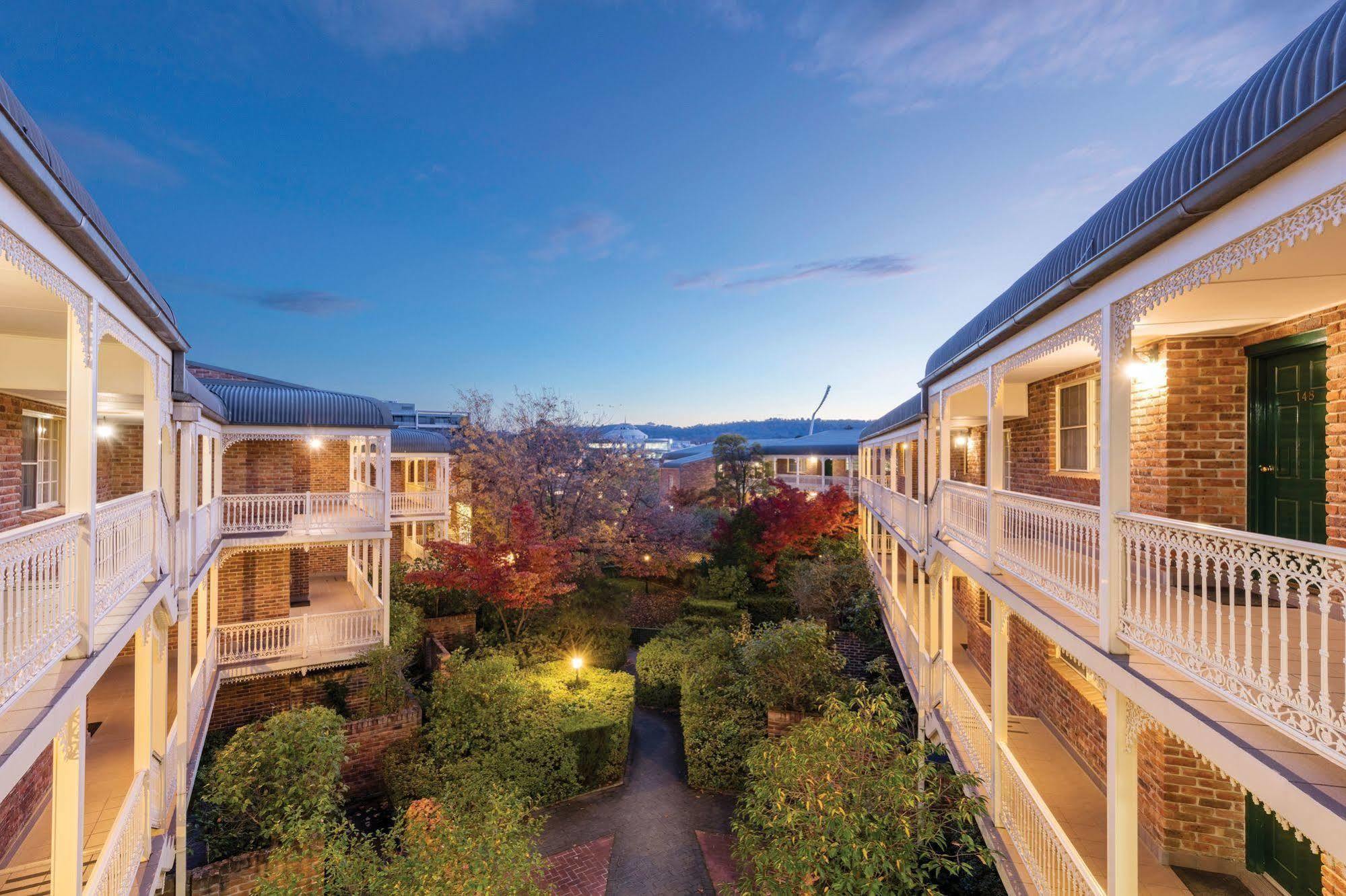 Adina Serviced Apartments Canberra Kingston Exteriör bild